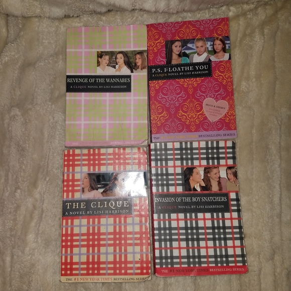 4 book lot by Lisi Harrison - Picture 1 of 4